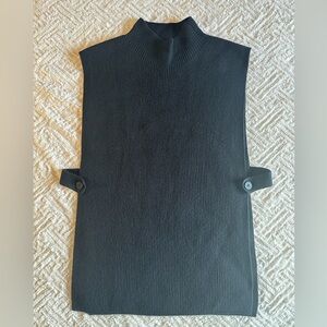 Women’s Banana Republic Black Sleeveless Sweater size M/L
